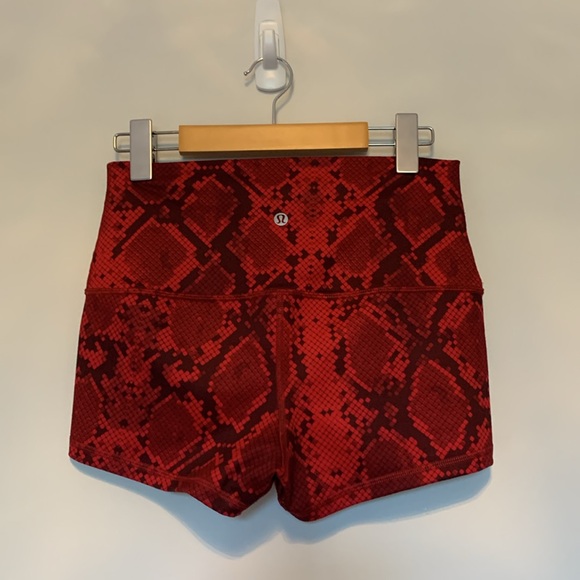 Lululemon Boogie Short (Roll Down) - Picture 4 of 6